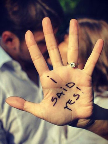 10 Creative Ways to Announce Your Engagement - Sharpie and Ring