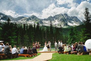Canada's Loveliest Wedding Venues for 2017 - Island Lake Lodge