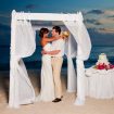 get married in st maarten - beach venue