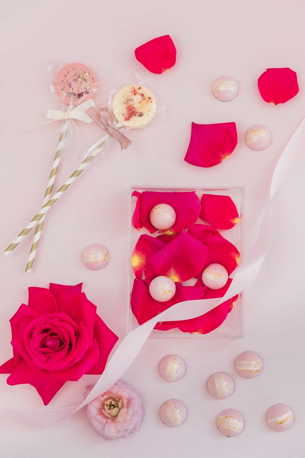 The Prettiest Romantic Pink Wedding Inspiration - wedding favours