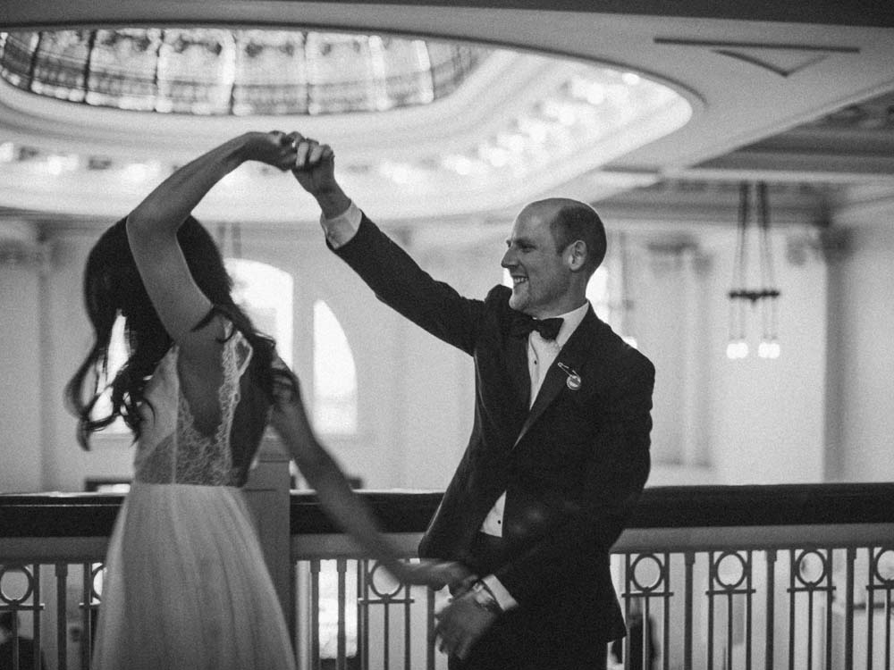 a timeless, romantic wedding in vancouver - first dance