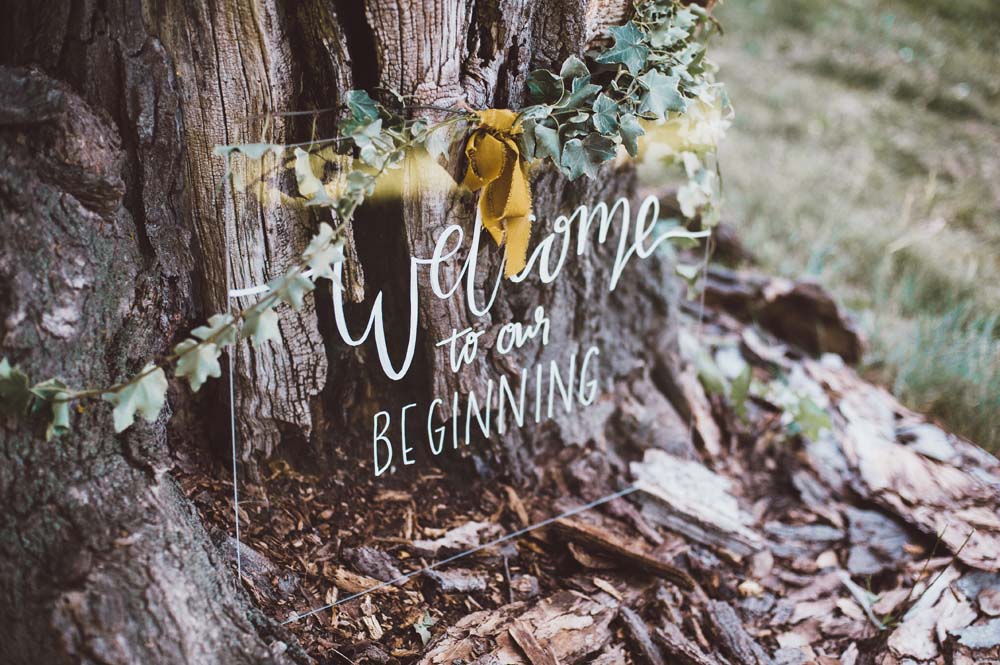 Modern Autumn Botanical Wedding Inspo - Welcome sign