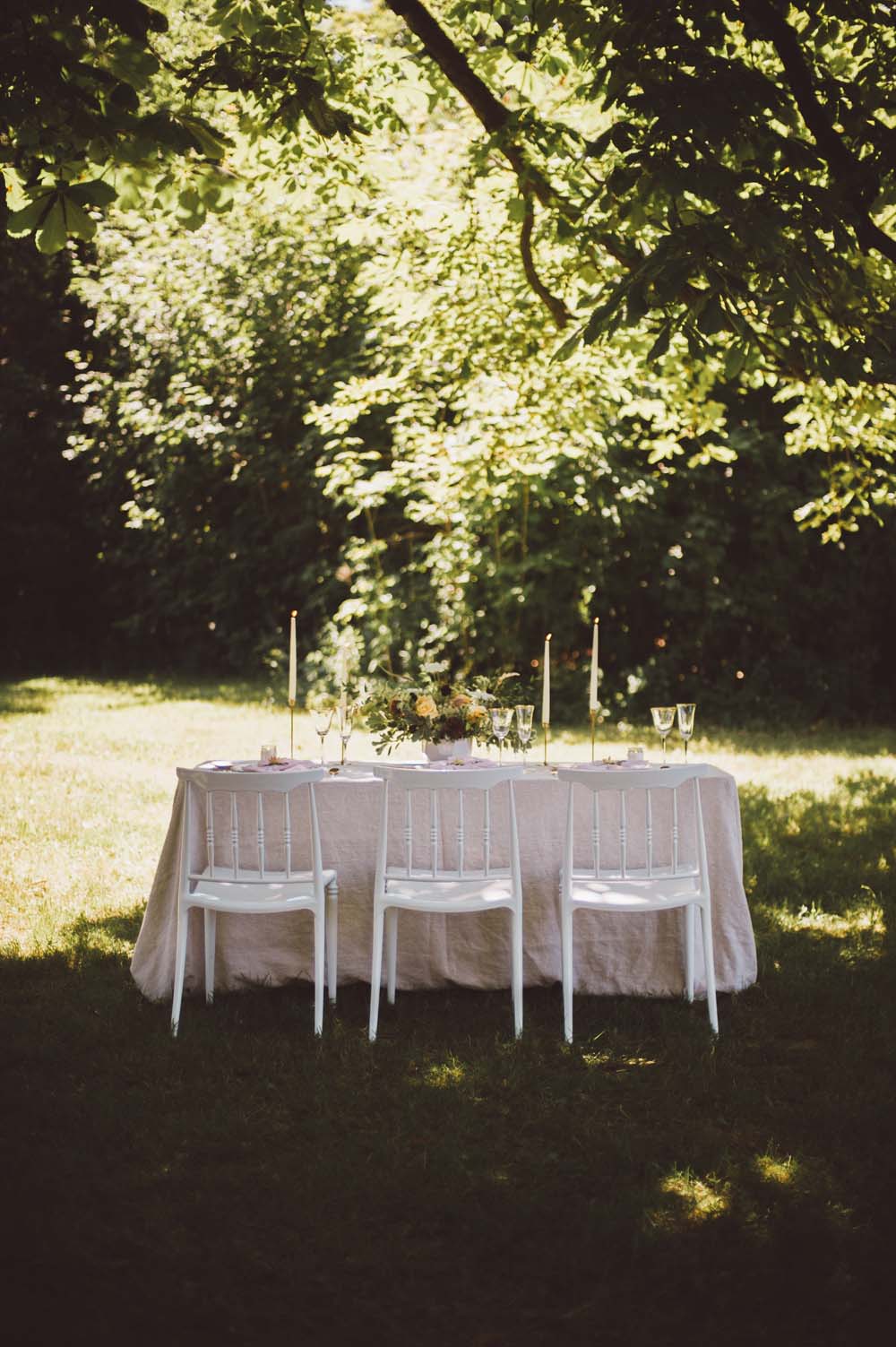 Modern Autumn Botanical Wedding Inspo - Seating