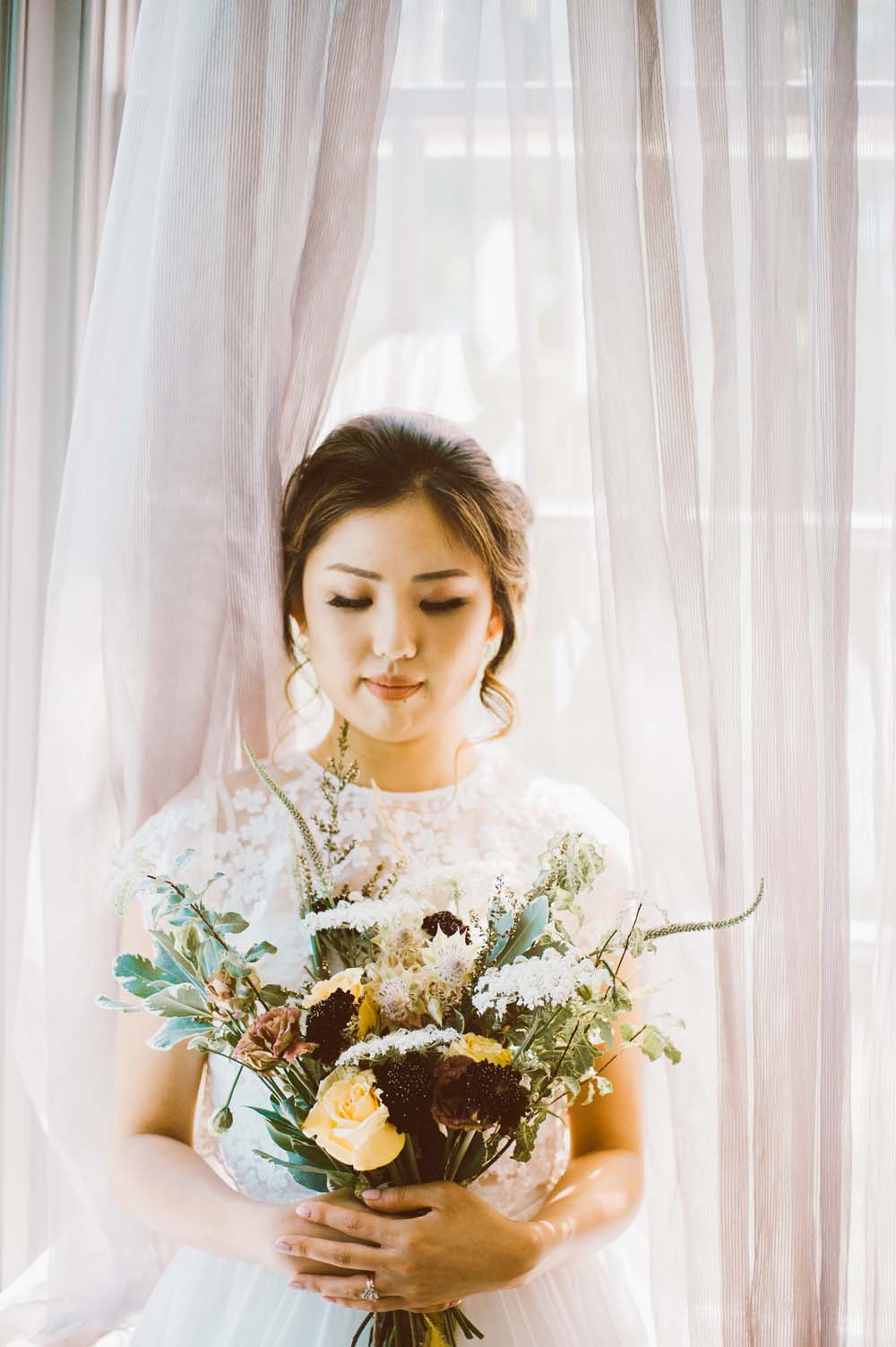 Modern Autumn Botanical Wedding Inspo - Bride and bouquet