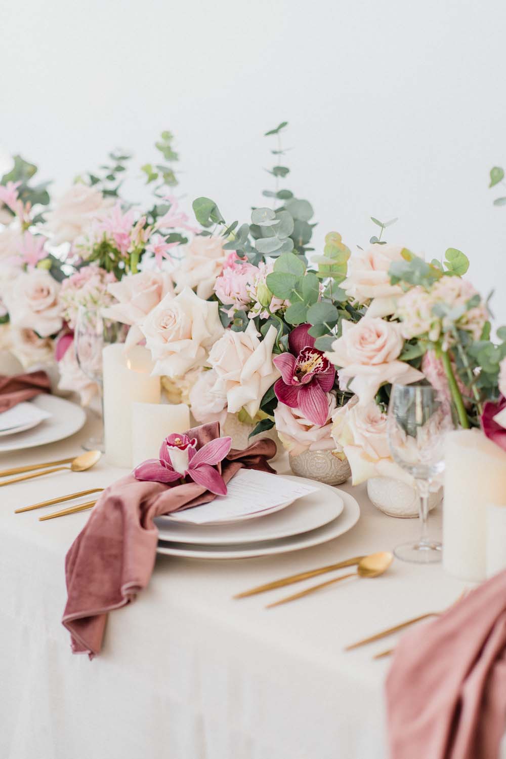 A Colourful Pink & Mauve Styled Shoot At The Art Gallery of Hamilton - Tablescape