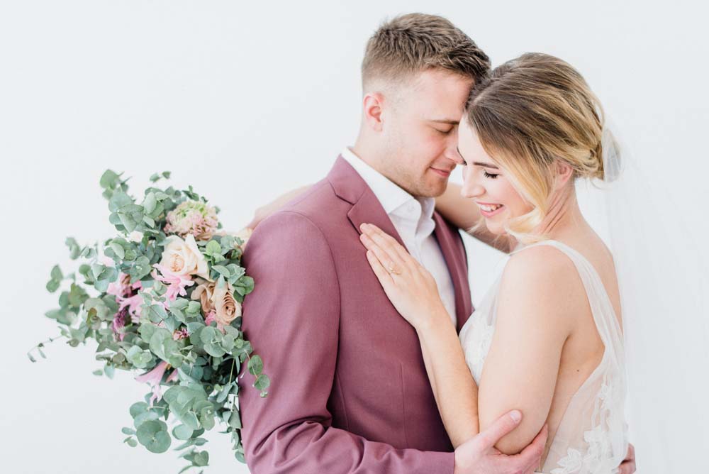 A Colourful Pink & Mauve Styled Shoot At The Art Gallery of Hamilton - Couple
