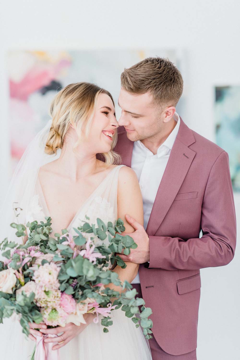 A Colourful Pink & Mauve Styled Shoot At The Art Gallery of Hamilton - couple