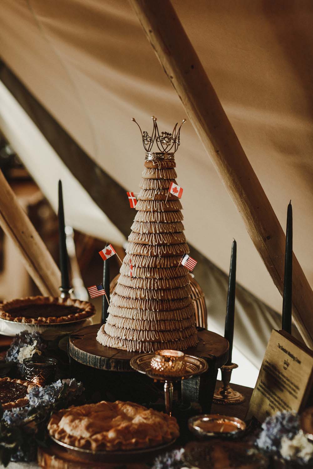 A Scandinavian-Inspired Wedding in British Columbia - cake